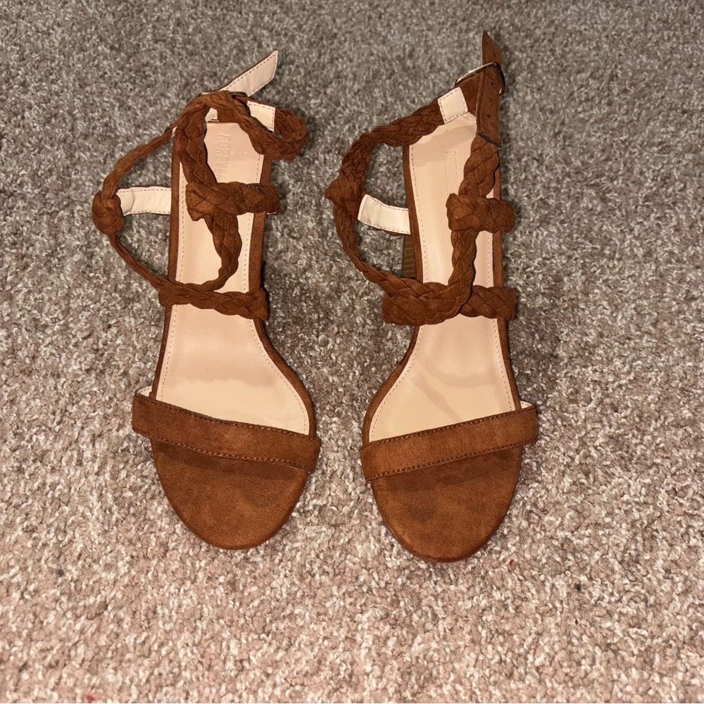 Braided Brown Women's Sandals ONLY WORN ONCE! Size 6 1/2 - 7
